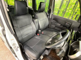 運転席シート廻りは使用感も少なく、良好な状態となっています。丁寧に使われていたことがよくわかりますね。