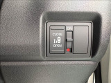 後席左側の電動スライドドアは運転席からも開閉が可能です。