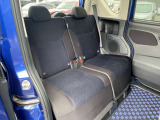 大人でもゆったりとくつろげる車内空間を実現しました。