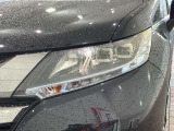 LEDヘッドライトは、点灯の瞬間から最大光量を発揮し、突然暗くなるトンネルなどでの安定感を高めます。
