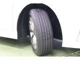 タイヤサイズ 225/60R18。
