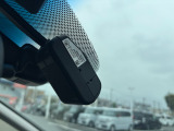 万が一の状況を映像と音声で記録する純正ドライブレコーダー搭載!!