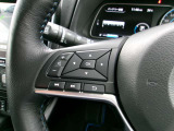ハンドルスイッチで車両設定・オーディオの選曲や音量調整などが出来、安全性もアップ。