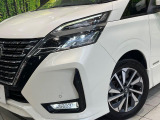 【LEDヘッドライト】悪天候や夜間走行時も良好な視界を確保し安心して運転できる高輝度LEDヘッドライトを装備!点灯速度が早く、消費電力も抑えられています。