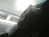 【ドラレコ搭載車】今や必需品のドライブレコーダー搭載車です。万が一のトラブルのときにも役に立つドライブレコーダーを装備しています。側面衝突や幅寄せ・割り込み対策に!