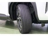 タイヤサイズ 215/50R18。