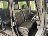 乗降がしやすい運転席。高さが調節できて小柄な方でも運転しやすいポジションをとることができます。