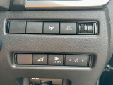 いつでも安心して運転できるようドライバーをサポートしてくれるうれしい機能充実です。