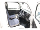 操作性に優れた運転席となります!