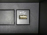 【充電用USB端子】デバイスの充電に便利です。※実際の接続端子は写真で確認or店舗までご気軽にお問合せください♪