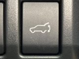 【パワーバックドア】スマートキーや運転席のボタンを押すだけでリアゲートが自動で開閉します!荷物を持っている時や、高い位置にあるバックドアを閉める際に便利な機能です♪