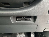 ここに ETC付いております。高速道路の料金所もスイスイ♪ ETCカードの申し込みは日産カードがおすすめ!!!「安心」「おトク」「便利」で皆さまのカーライフをサポートする特典満載のカードです。