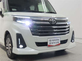 高輝度で点灯速度が速く、しかも消費電力の少ないLEDヘッドライトが装備されています!LEDの明るい光が走行中の視界の確保をサポートして、夜のドライブがより楽しく安全に運転できます♪