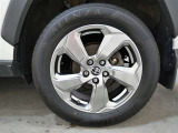 ●225/60R18タイヤ&18&times;7Jアルミホイール(スーパークロームメタリック塗装)小社と直接契約の場合に限り新品ノーマルタイヤを装着してお渡しさせていただきます。