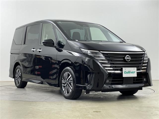 セレナ 1.4 e-4ORCE ハイウェイスターV 4WD 4WD 修復歴無し