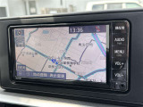 純正ナビを装備。タッチパネル式で使いやすく、お出かけもラクラクです。