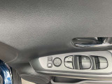 パワーウインドウ(運転席:ワンタッチ、キーオフ後作動、挟み込み防止機構付)付きです。