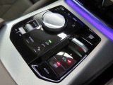 トグルスイッチ式のセレクターレバーが、より直感的で快適な操作性を実現。
