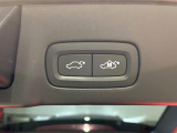 【パワーバックドア】スマートキーや運転席のボタンを押すだけでリアゲートが自動で開閉します!荷物を持っている時や、高い位置にあるバックドアを閉める際に便利な機能です。