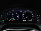 運転時の視界周辺の見やすい位置にメーターをレイアウト。視線の流れを断ち切らない、ストレスフリーで美しい運転動作を可能にします。またマルチインフォメーションディスプレイで、様々な情報が確認できます。
