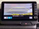 便利な3ビュー切り替え、ガイド線表示付きのバックカメラです。後退時、後方の視界をサポートします
