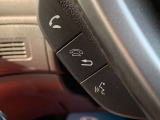 「運転中、電話がきちゃった・・・」そんなときは、こちらのボタンを使いこなせば、楽々と電話ができます!焦って路肩に止める事や、ながら運転を避けることも出来るので安全運転にも繋がります!