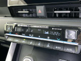 左右独立温度コントロールフルオートエアコンです。運転席、助手席それぞれで独立して温度設定ができます。冷え性の方が乗っても安心ですね♪