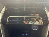 【左右独立温度コントロール式フルオートエアコン(DUAL/SYNC)】運転席側と助手席側でそれぞれ自由に温度設定ができ、快適な風量やモードなどを自動調整します!