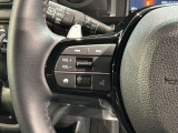 ステアリングにオーディオ操作スイッチが付いています。オーディオ画面に直接タッチしなくても操作が出来ますので、運転に集中できます。