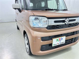 明るいライトが夜道を明るく照らしてくれます。 運転する上で、道路状況をいかに早く認識できるか重要なポイントです。 白色光が暗い道も明るく照らしてくれますよ。