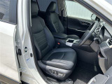見通しのよいすっきりとした視界で、誰でも運転しやすいです。運転のしやすさは疲れにくさにも繋がりますよ♪