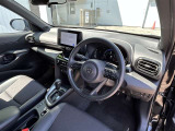 高いホールド性で運転姿勢が安定します。長距離ドライブでも疲れにくいのが魅力です。快適なドライビングライフをお送りください♪