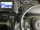 停車中にブレーキペダルを踏み続けなくてもブレーキ保持ができるオートマチックブレーキホールド機能もついております。