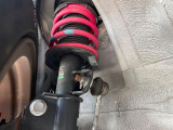 【STIコイルスプリング】ローダウン済みのお車で、スタイリッシュな見た目となっております。車両の重心が下がる事で、走行時の安定性も向上します♪