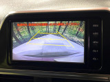 【バックカメラ】駐車時に後方がリアルタイム映像で確認できます。大型商業施設や立体駐車場での駐車時や、夜間のバック時に大活躍!運転スキルに関わらず、今や必須となった装備のひとつです!
