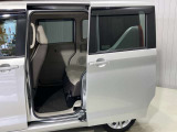 【両側スライドドア】子供を乗せたりするのにも隣の車を気にしなくていいのでストレスフリー♪