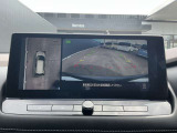 アラウンドビューモニター搭載。上から見下ろしたように液晶に映るのでスムーズな駐車をサポートします。