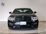 【キドニーグリル】BMWは約90年もの間、ほぼ全ての車両にひと目でBMWだと分かるこの特徴的なフロントグリルが備えられ、デザイン・アイコンとして親しまれてきました。