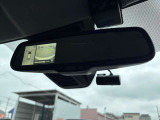 全方位カメラを装備!四方のカメラでまるで上から見たような画像で駐車をサポートします。バックカメラもガイドライン付です。安全のため、目視も忘れずに。。