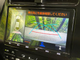 【パノラミックビューモニター】専用のカメラにより、上から見下ろしたような視点で360度クルマの周囲を確認することができます☆死角部分も確認しやすく、狭い場所での切り返しや駐車もスムーズに行えます。