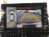バックモニターで、後方を確認しながら安心して駐車することができます