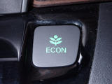 エンジン、エアコンなどを制御し低燃費な『ECONモード』に、また走りを楽しみたいとき、空調など快適性を重視したいときにはスイッチOFFで通常モードに切り替えができます!