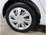 かっこいいホイールですね。 車のイメージを大きく左右するホイール部分はコダワリを持ちたいですね。