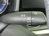 【オートライト】車外の明るさに応じて自動的にライトの点灯・消灯をしてくれます
