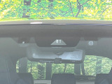 【トヨタセーフティセンス】走行中に前方の車両等を認識し、衝突しそうな時は警報とブレーキで衝突回避と被害軽減をアシスト。より安全にドライブをお楽しみいただけます。