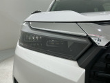 LEDヘッドライトは、点灯の瞬間から最大光量を発揮し、突然暗くなるトンネルなどでの安定感を高めます。