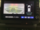 バックでの車庫入れも安心です! リアカメラが付いているバックモニター付のナビを装備しております。バンパーについているソナーや、操作線もついており距離感も画面から確認できます。