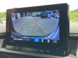 バックモニター装備。画面にて後方の確認が行えるので、バック駐車や車庫入れの際には重宝します。車の運転に慣れない方でも安心のガイドライン表示機能付。