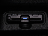 装備されているビルトインタイプのホンダ純正ETC車載器です。セットアップしてからご納車致します。ETCカードを差し込めば高速道路の出入り口ゲートを楽々通過出来ます。