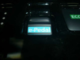 e-Pedalは、アクセルペダルの踏み加減を調整するだけで発進、加速、減速、停止までをコントロールすることができます♪ブレーキランプは減速時と停止時に点灯するので安心です☆